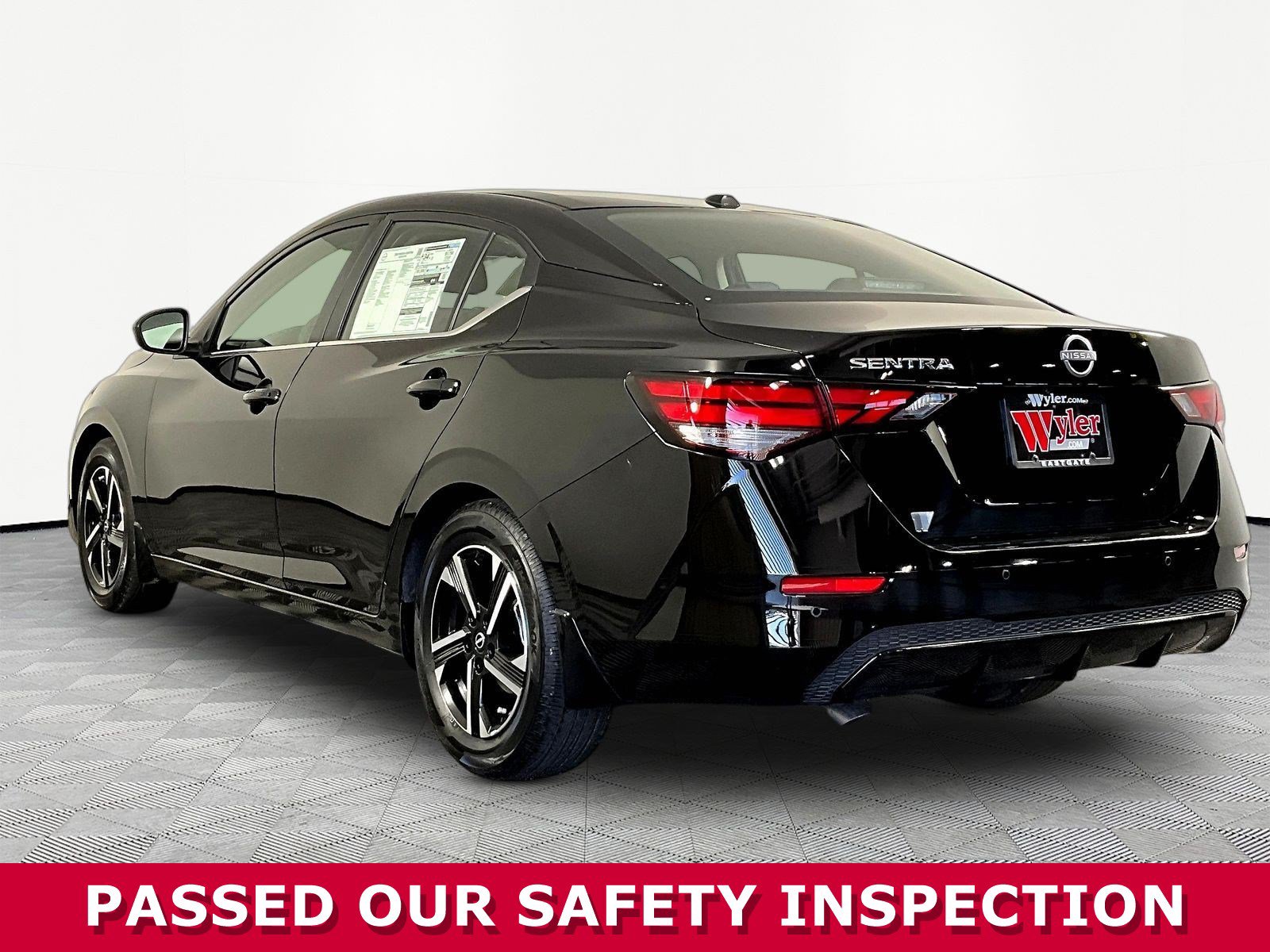 Certified 2025 Nissan Sentra SV w/ All-Weather Package FWD image 4
