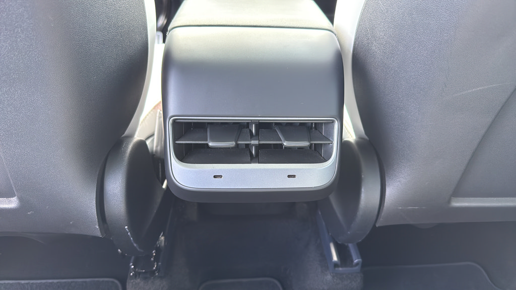 Used 2024 Tesla Model Y Performance AWD/4WD image 25