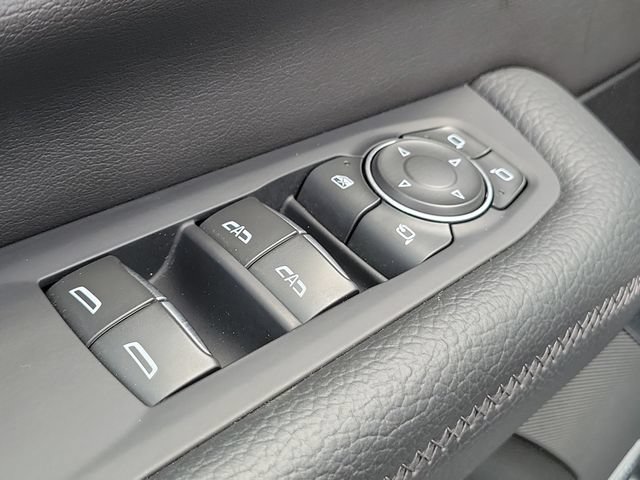 Certified 2025 GMC Yukon XL Denali AWD/4WD image 24