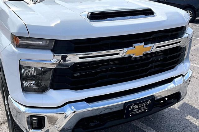 Used 2025 Chevrolet Silverado 2500 LT w/ Convenience Package image 34