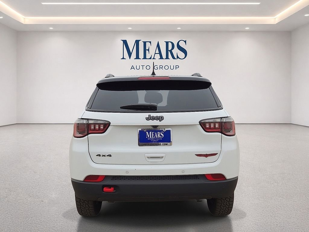 Used 2025 Jeep Compass Trailhawk AWD/4WD image 4