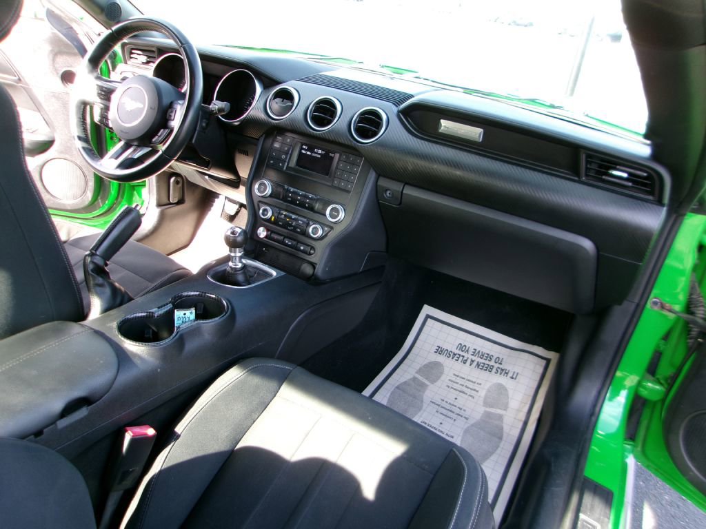 Used 2019 Ford Mustang Coupe image 13