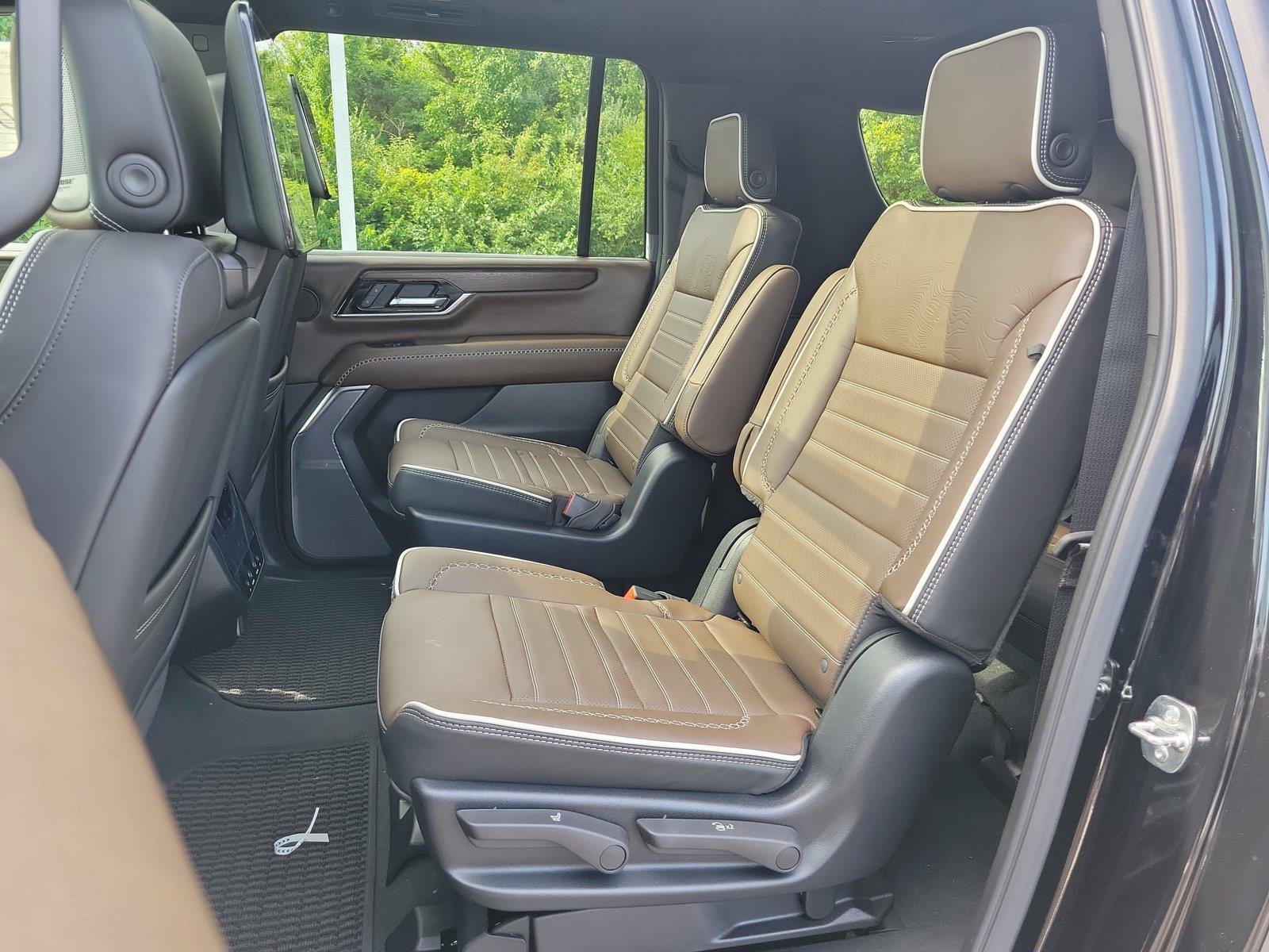 New 2026 GMC Yukon XL Denali Ultimate AWD/4WD image 12