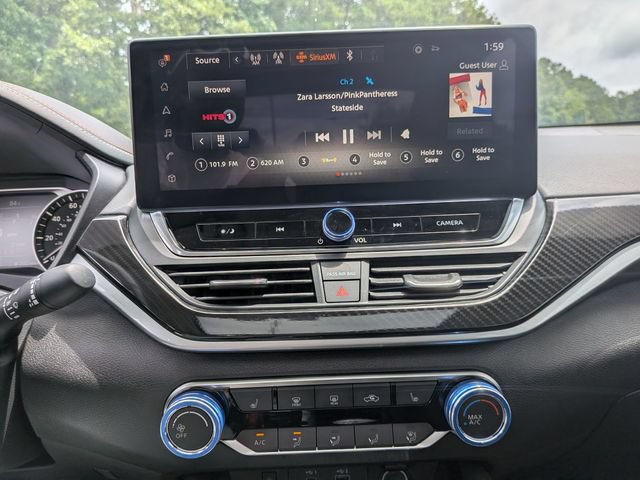 Used 2024 Nissan Altima 2.5 SR w/ SR Premium Package FWD image 17