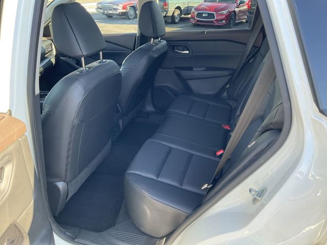 Used 2023 Nissan Rogue SV w/ SV Premium Package image 13