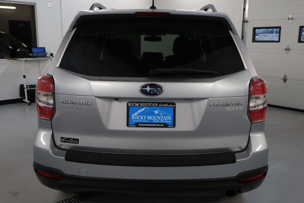 Used 2015 Subaru Forester 2.5i Touring AWD/4WD image 7