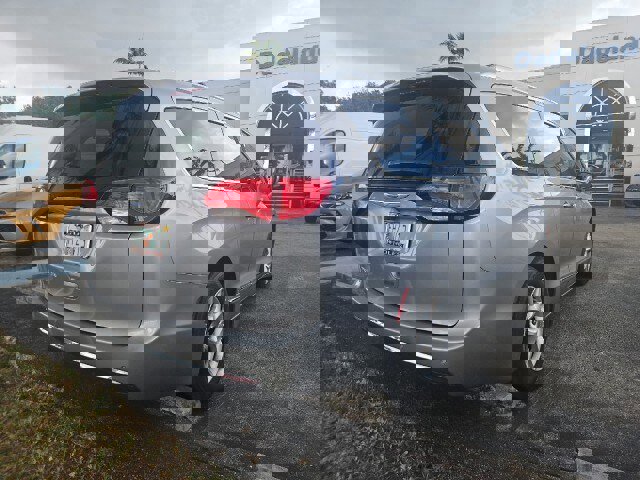 Used 2018 Chrysler Pacifica Touring-L w/ Tire & Wheel Group image 7