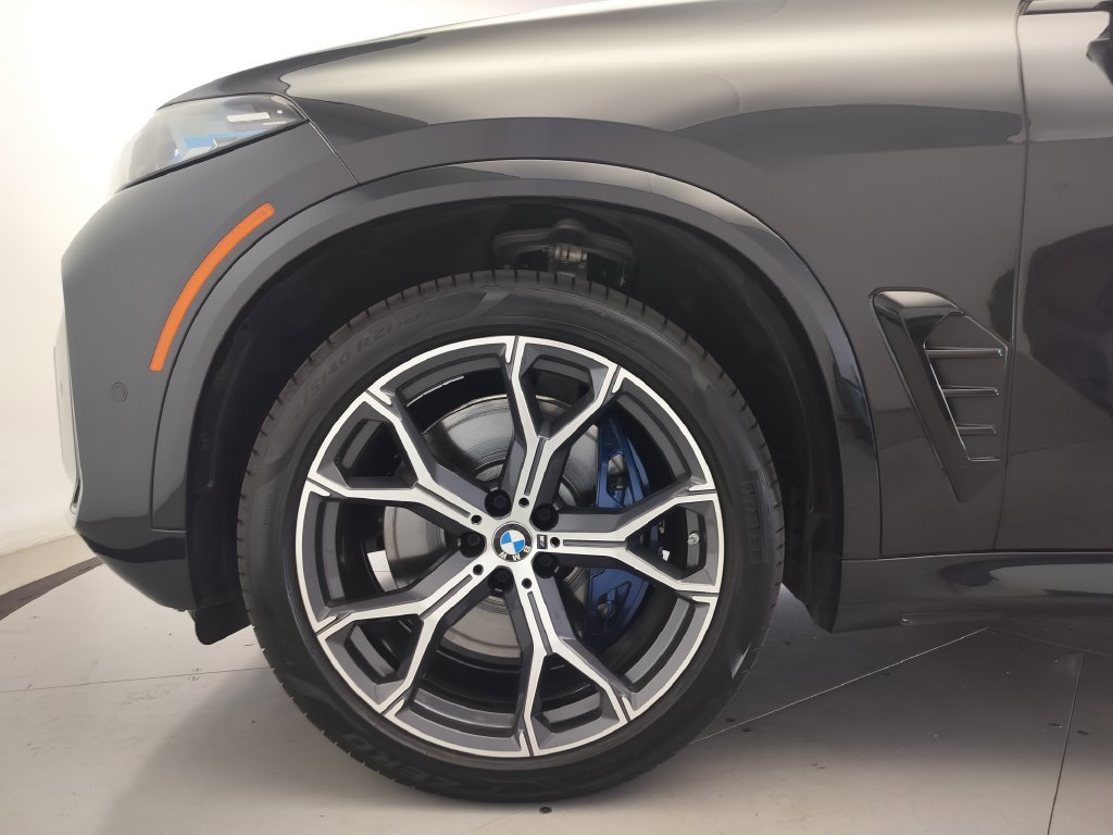 Certified 2026 BMW X5 M60i AWD/4WD image 5
