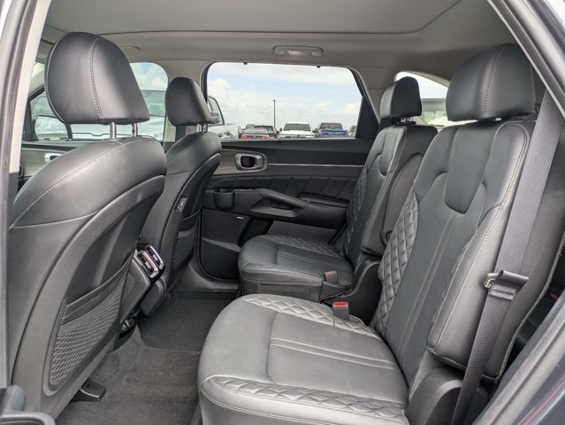 Used 2023 Kia Sorento SX Prestige AWD/4WD image 13