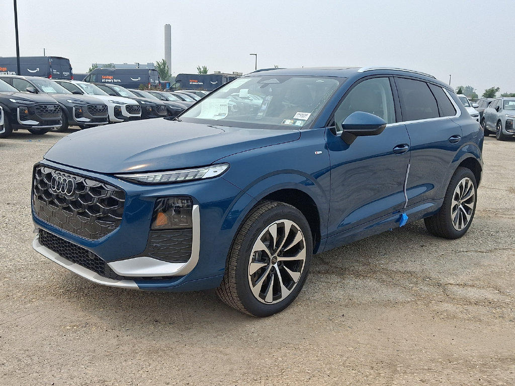 New 2026 Audi Q3 quattro 2.0T AWD/4WD image 2