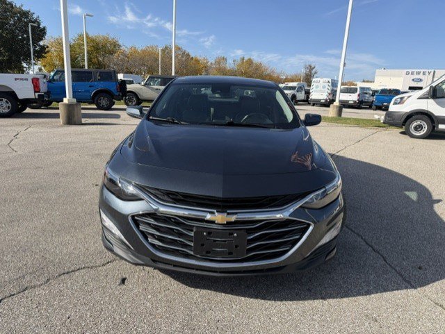 Used 2020 Chevrolet Malibu LT w/ Leather Package FWD image 2
