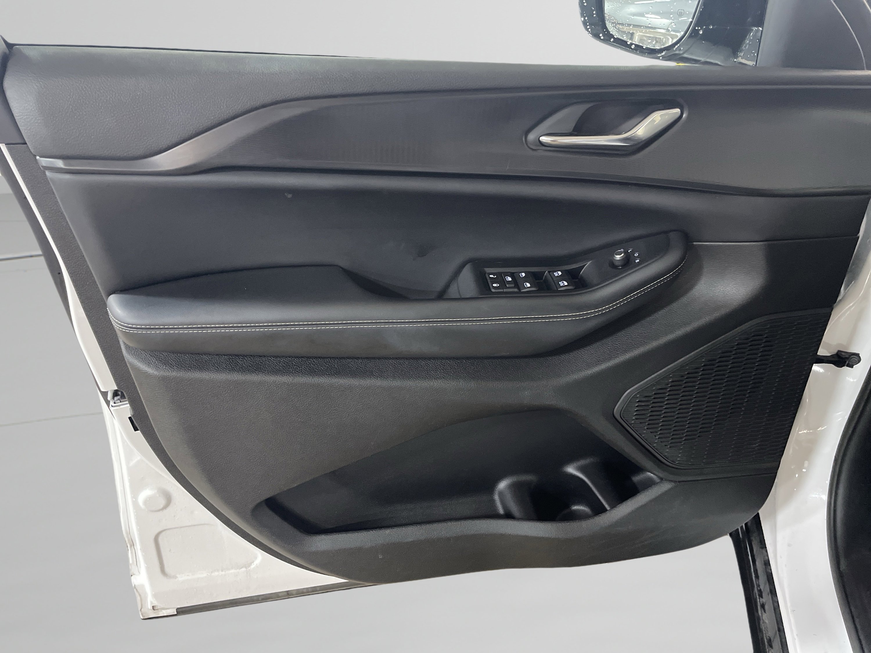 Used 2024 Jeep Grand Cherokee Altitude image 13