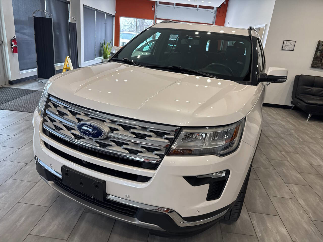 Used 2018 Ford Explorer Limited image 6