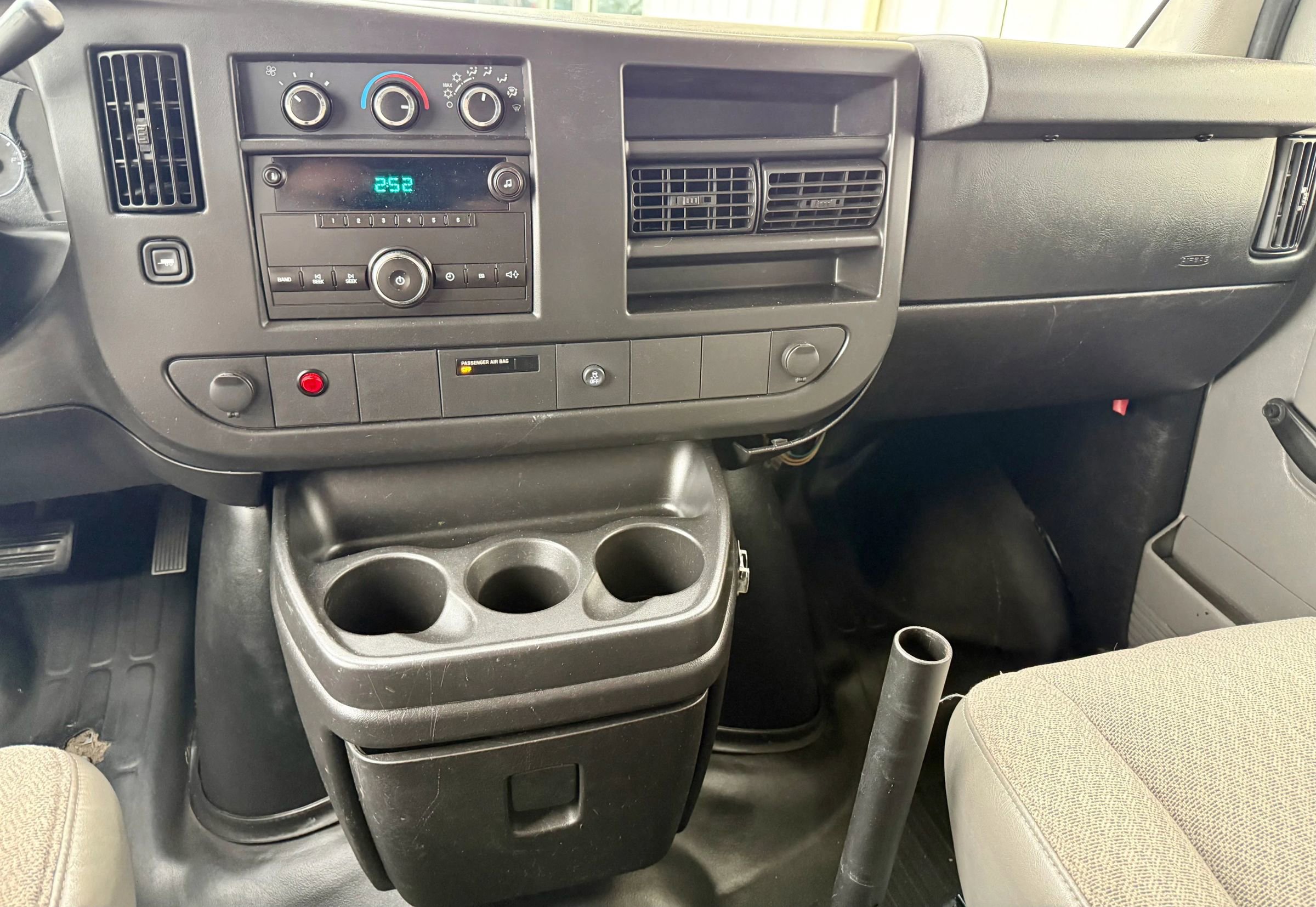 Used 2013 GMC Savana 1500 AWD image 20