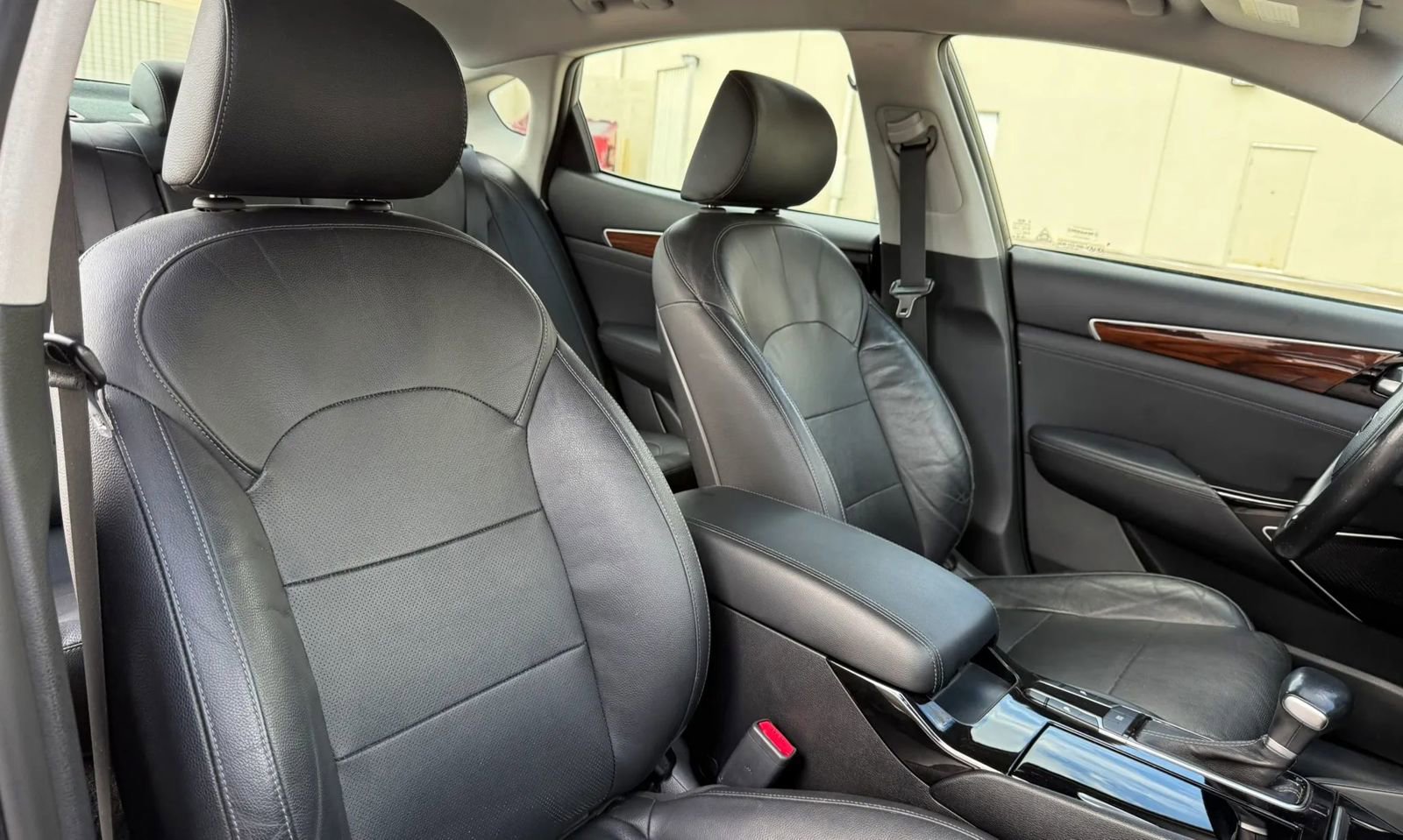 Used 2017 Kia Cadenza Premium FWD image 17