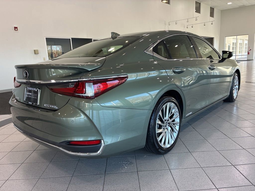 Certified 2019 Lexus ES 300h Ultra Luxury image 11