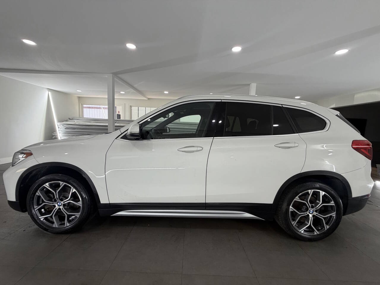Used 2020 BMW X1 xDrive28i w/ Convenience Package AWD/4WD image 3