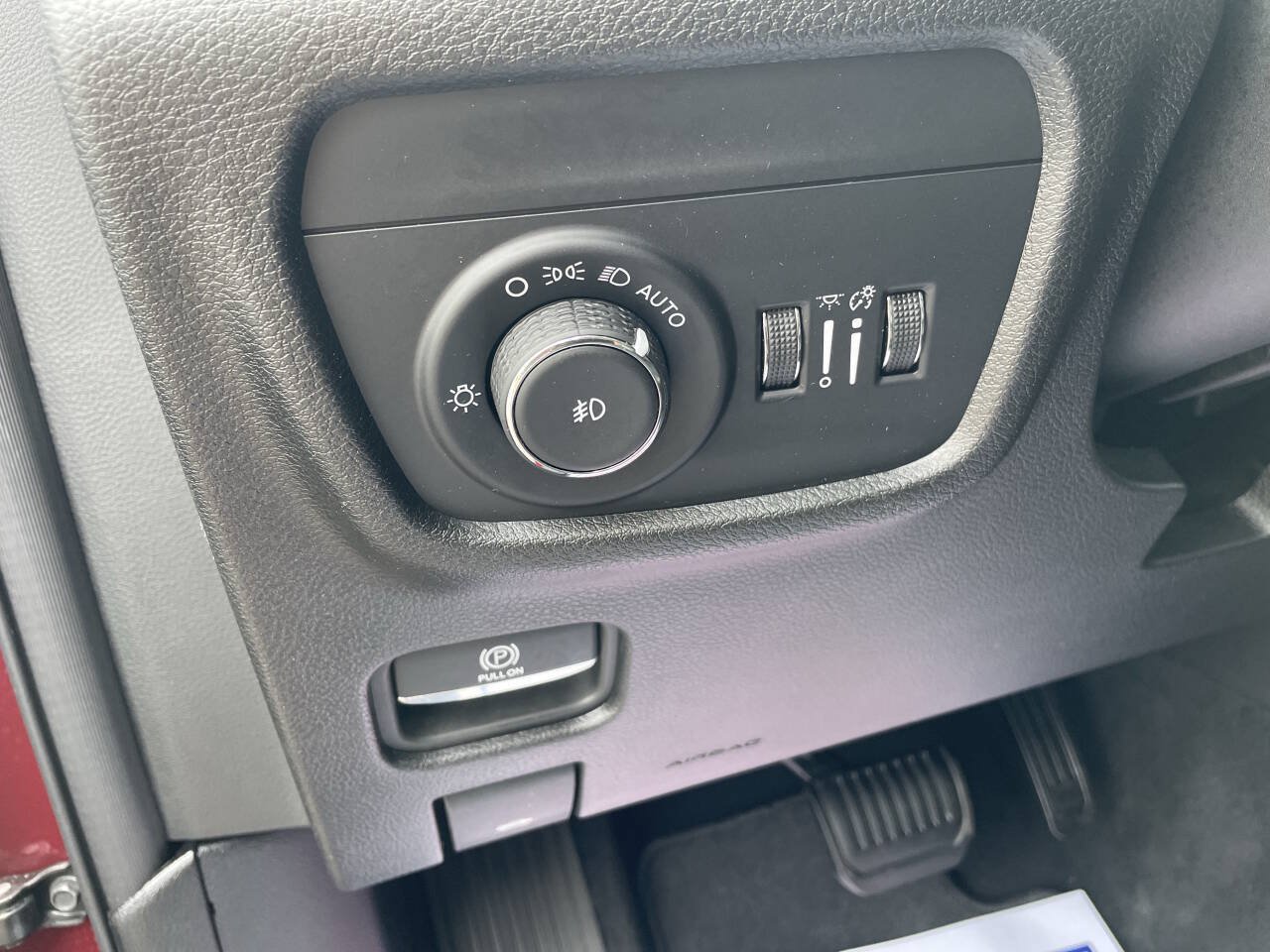 Used 2024 Jeep Grand Cherokee L Limited AWD/4WD image 18