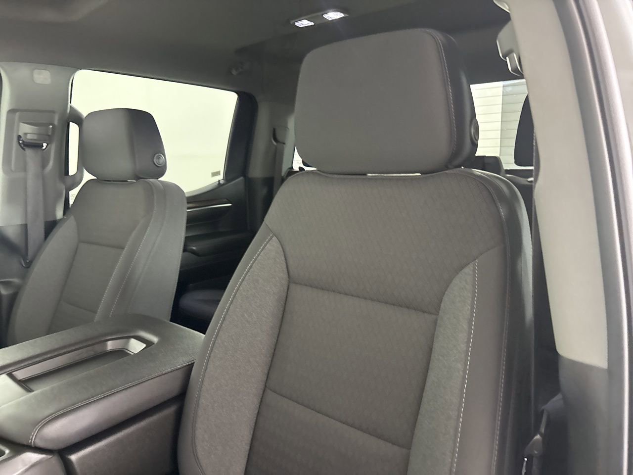 Used 2023 Chevrolet Silverado 1500 LT w/ Z71 Off-Road Package image 9