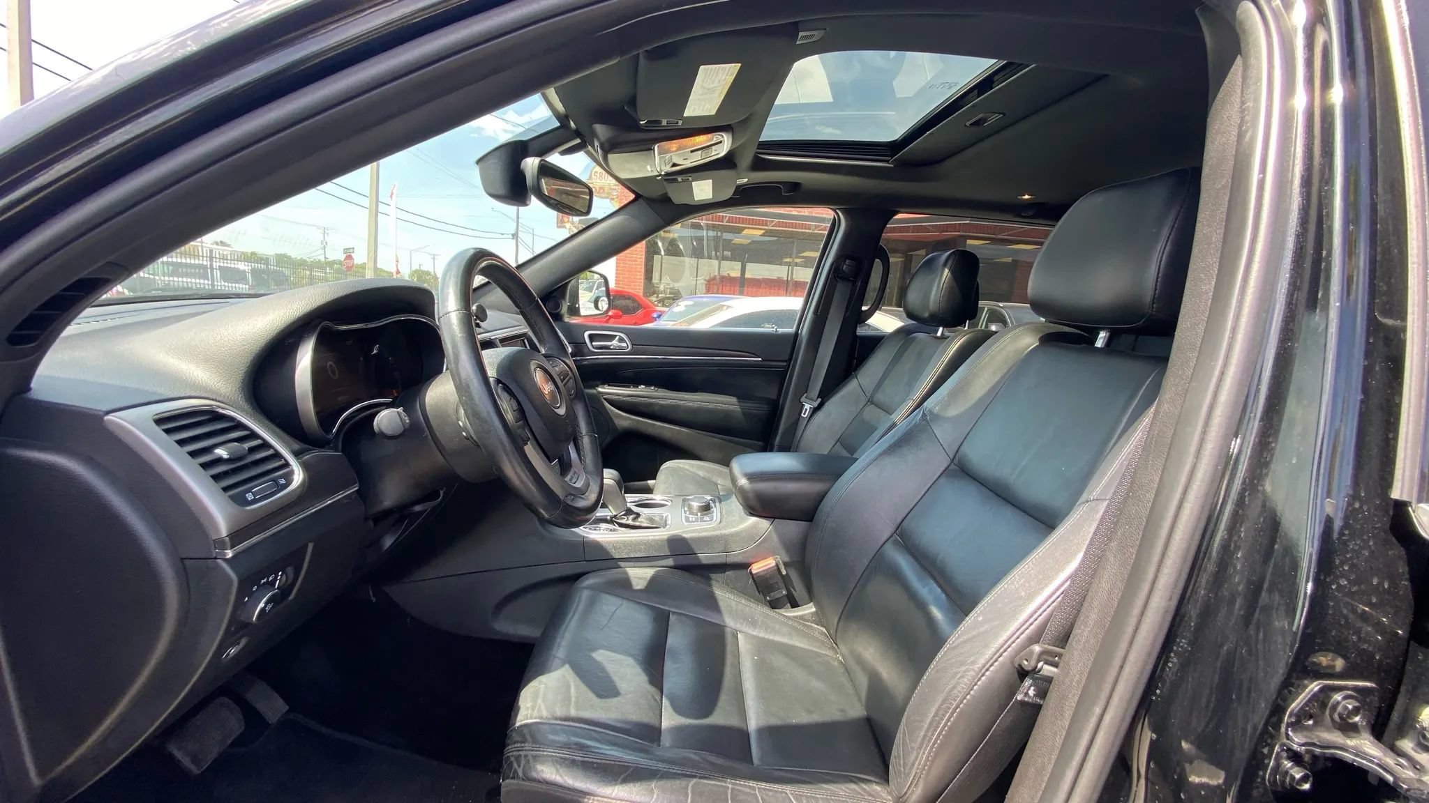 Used 2018 Jeep Grand Cherokee Limited AWD/4WD image 13