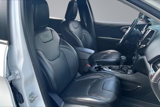 Used 2019 Jeep Cherokee Limited w/ Technology Group AWD/4WD image 29