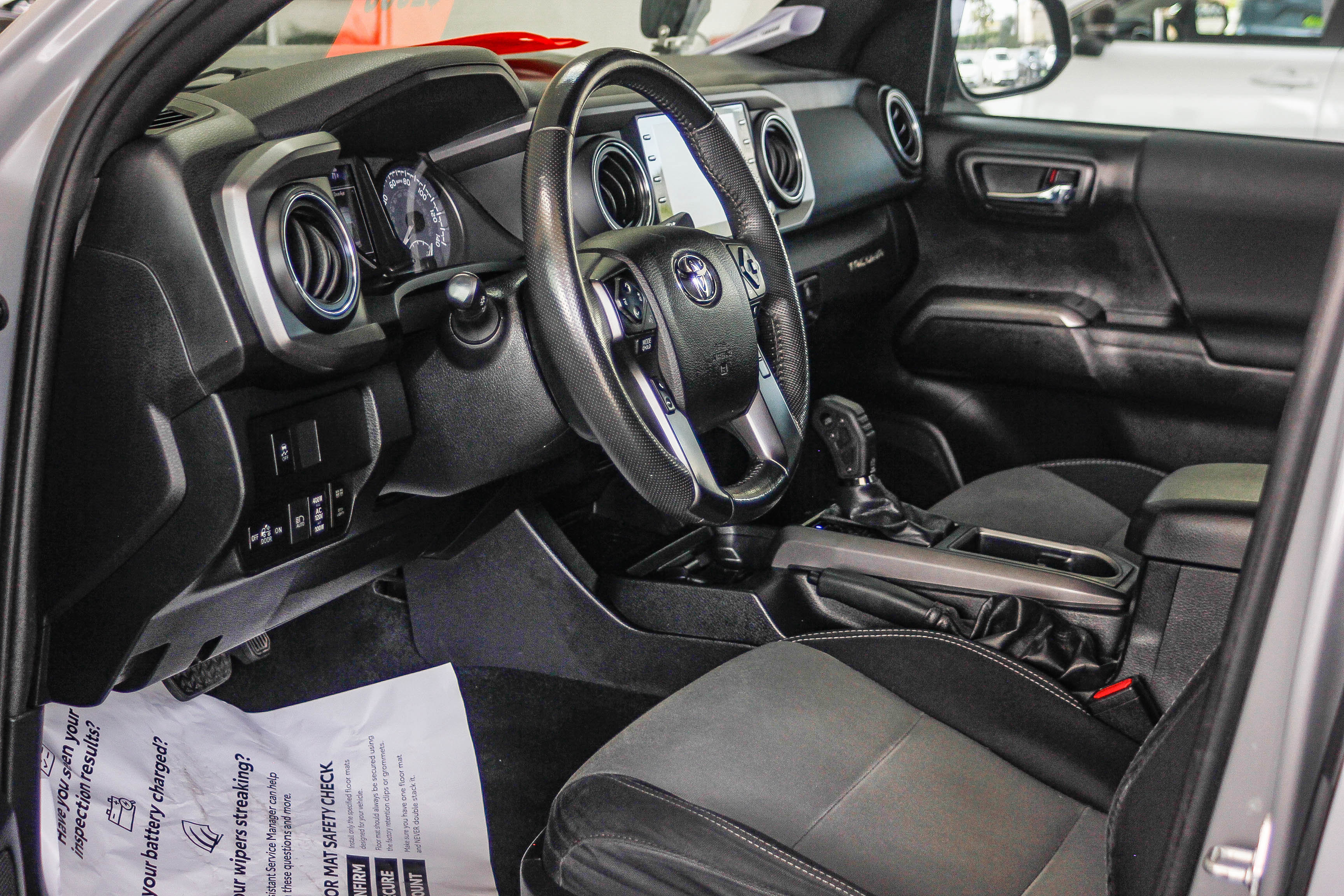 Used 2021 Toyota Tacoma TRD Off-Road w/ Technology Package image 17