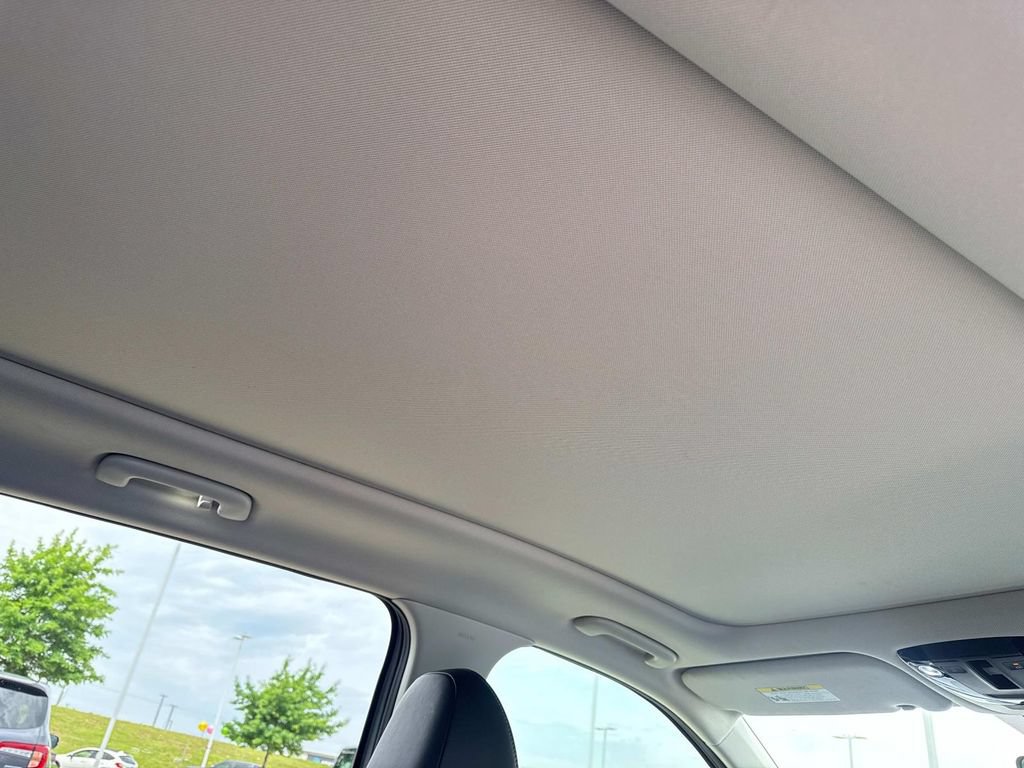 Used 2025 Kia Sorento S w/ Panoramic Sunroof Package FWD image 16