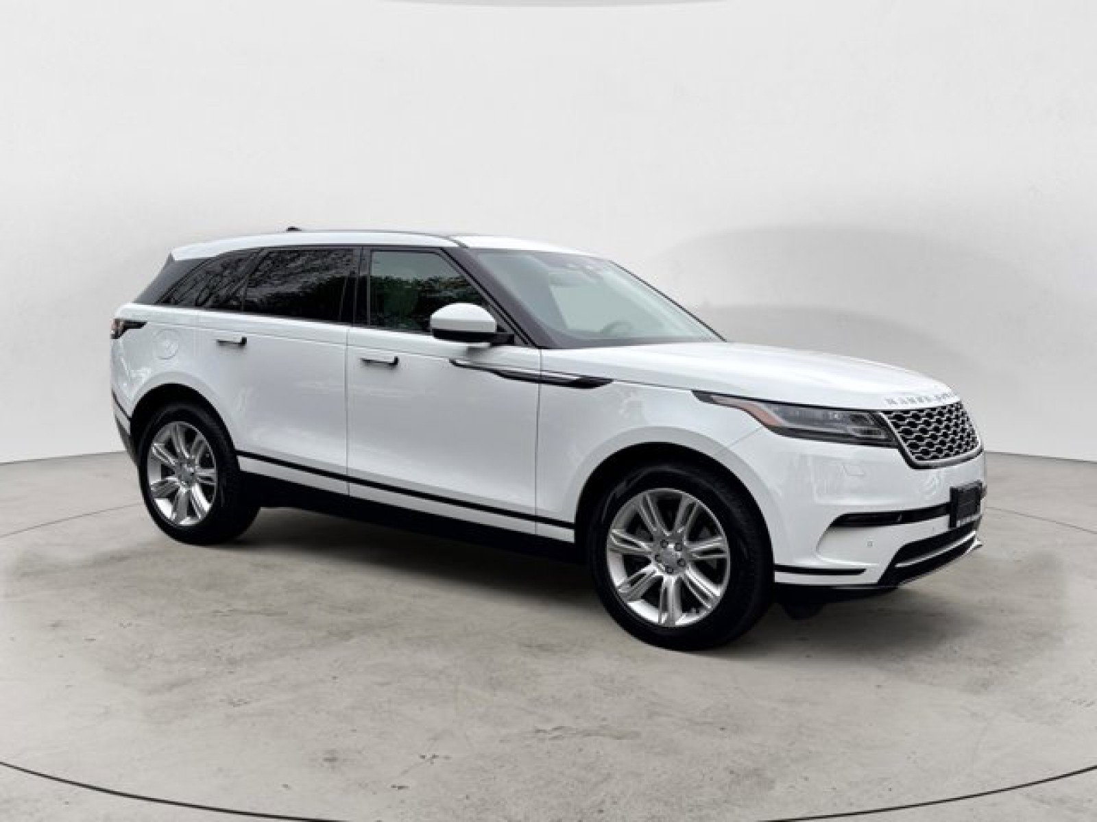 Certified 2022 Land Rover Range Rover Velar S image 2