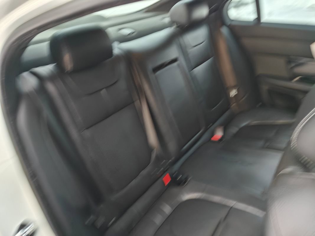 Used 2015 Jaguar XF Portfolio image 13