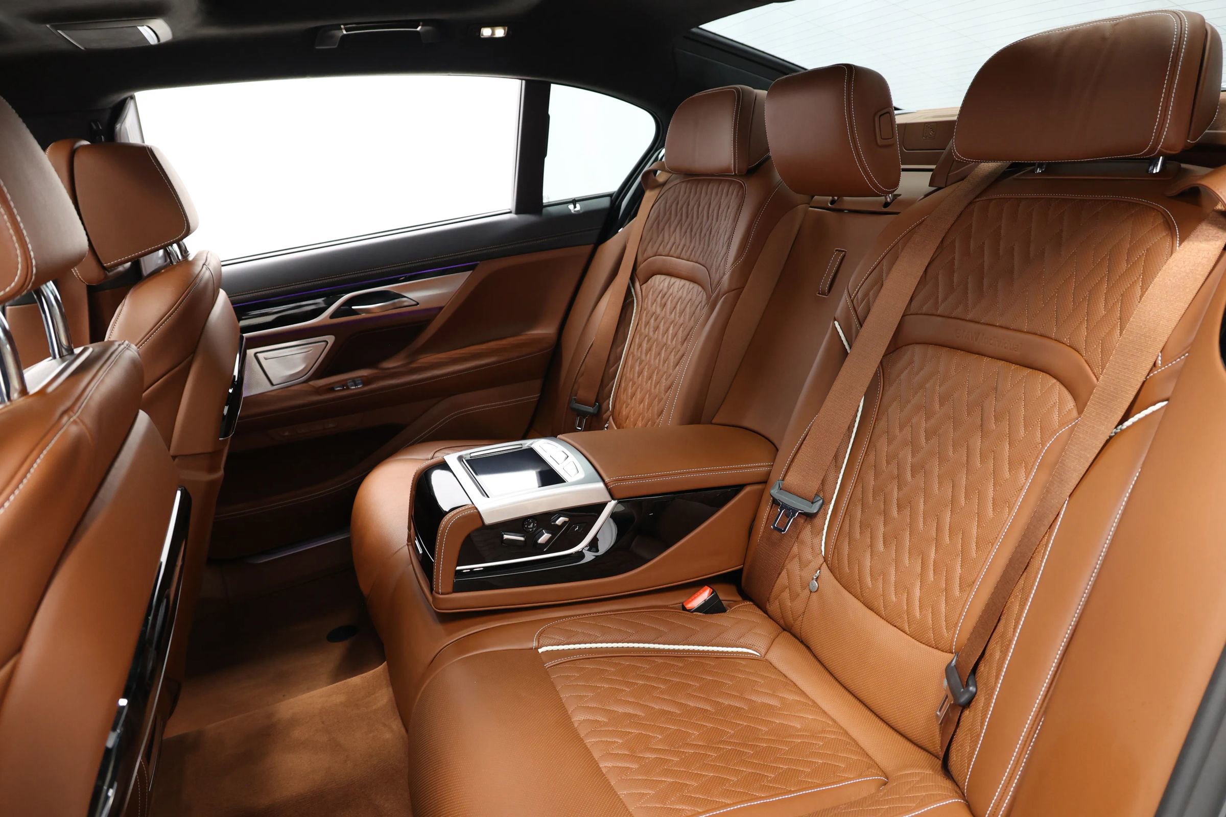 Used 2022 BMW M760i xDrive w/ Luxury Rear Seating Package image 3