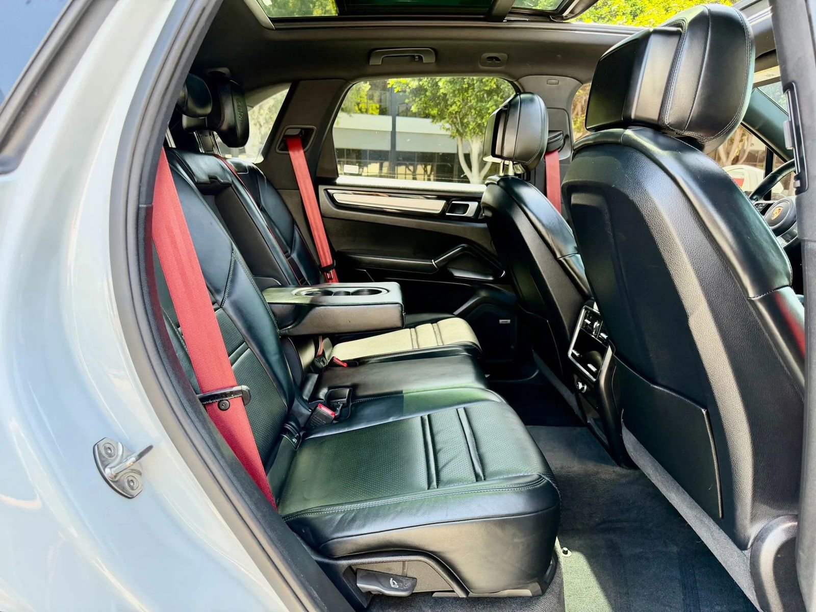 Used 2022 Porsche Cayenne Platinum Edition w/ Premium Package Plus AWD/4WD image 5