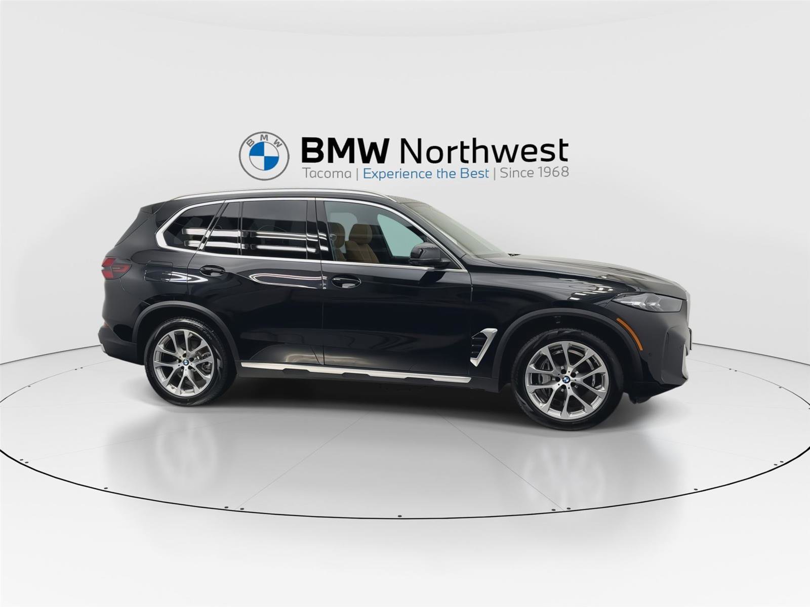 Used 2024 BMW X5 xDrive40i w/ Parking Assistance Package image 5