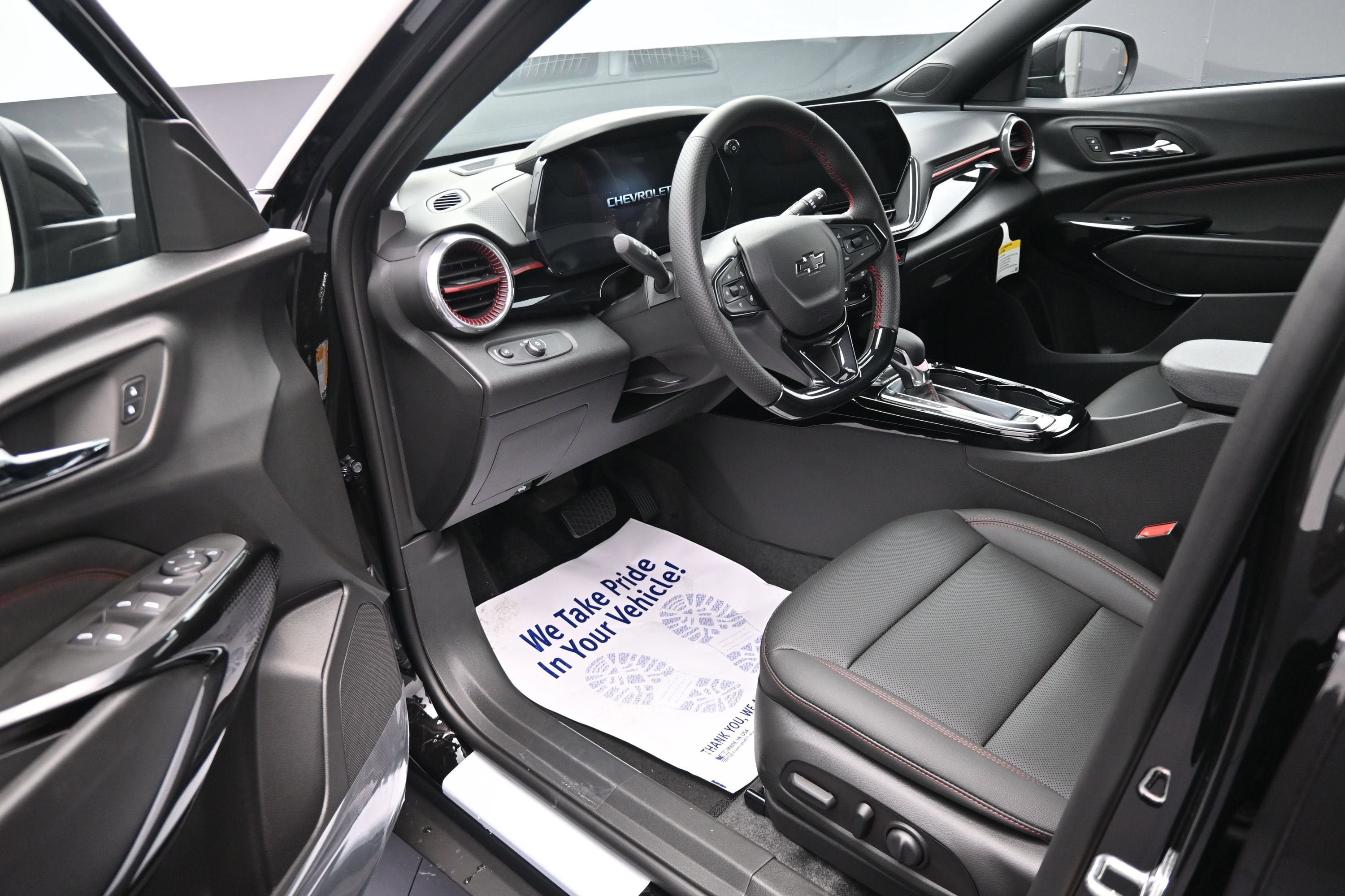 New 2026 Chevrolet Trax RS w/ Sunroof Package FWD image 10