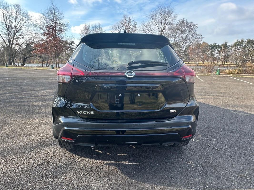 Used 2021 Nissan Kicks SR image 3
