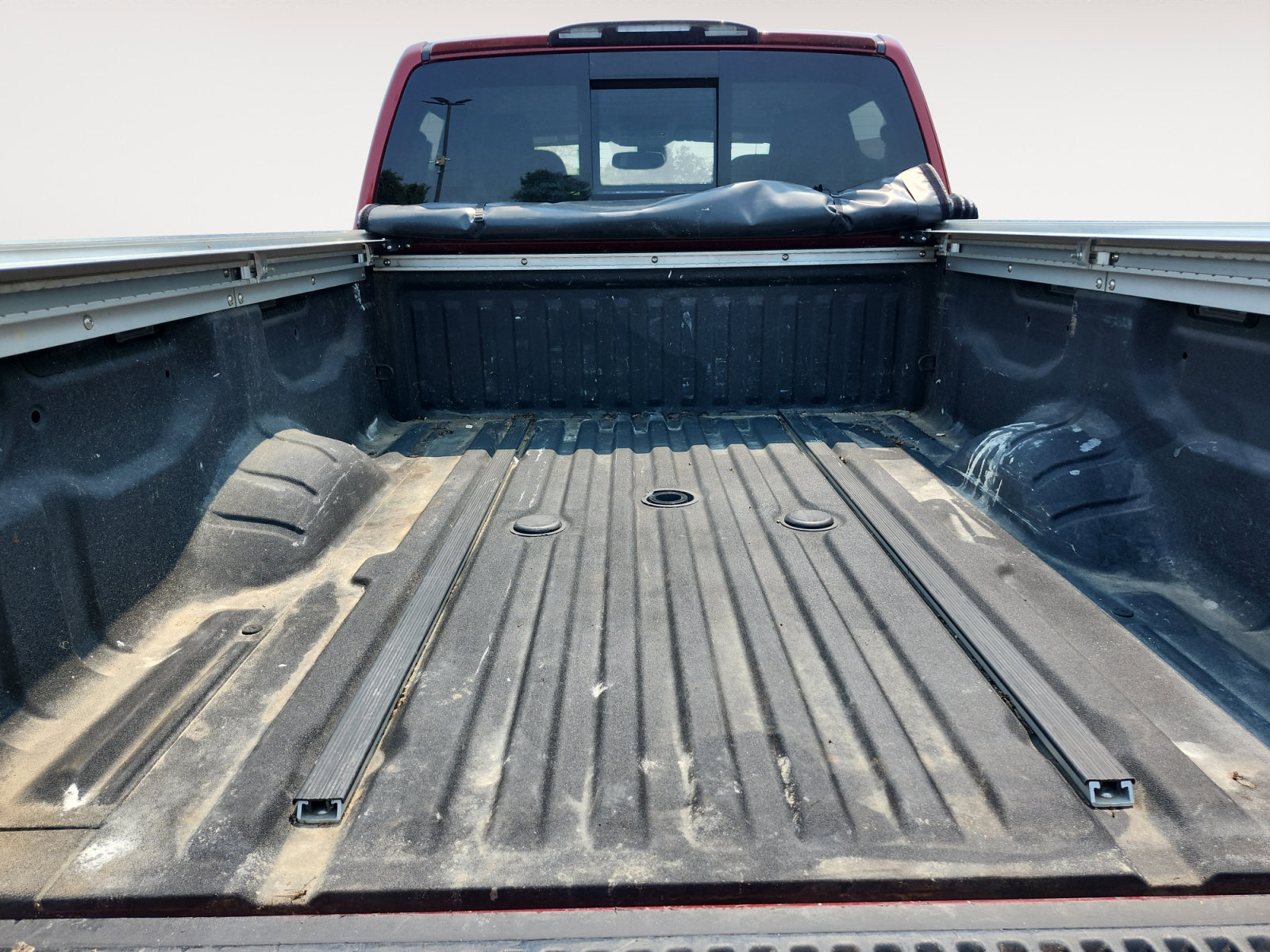 Used 2018 Nissan Titan SL w/ Chrome Package AWD/4WD image 15