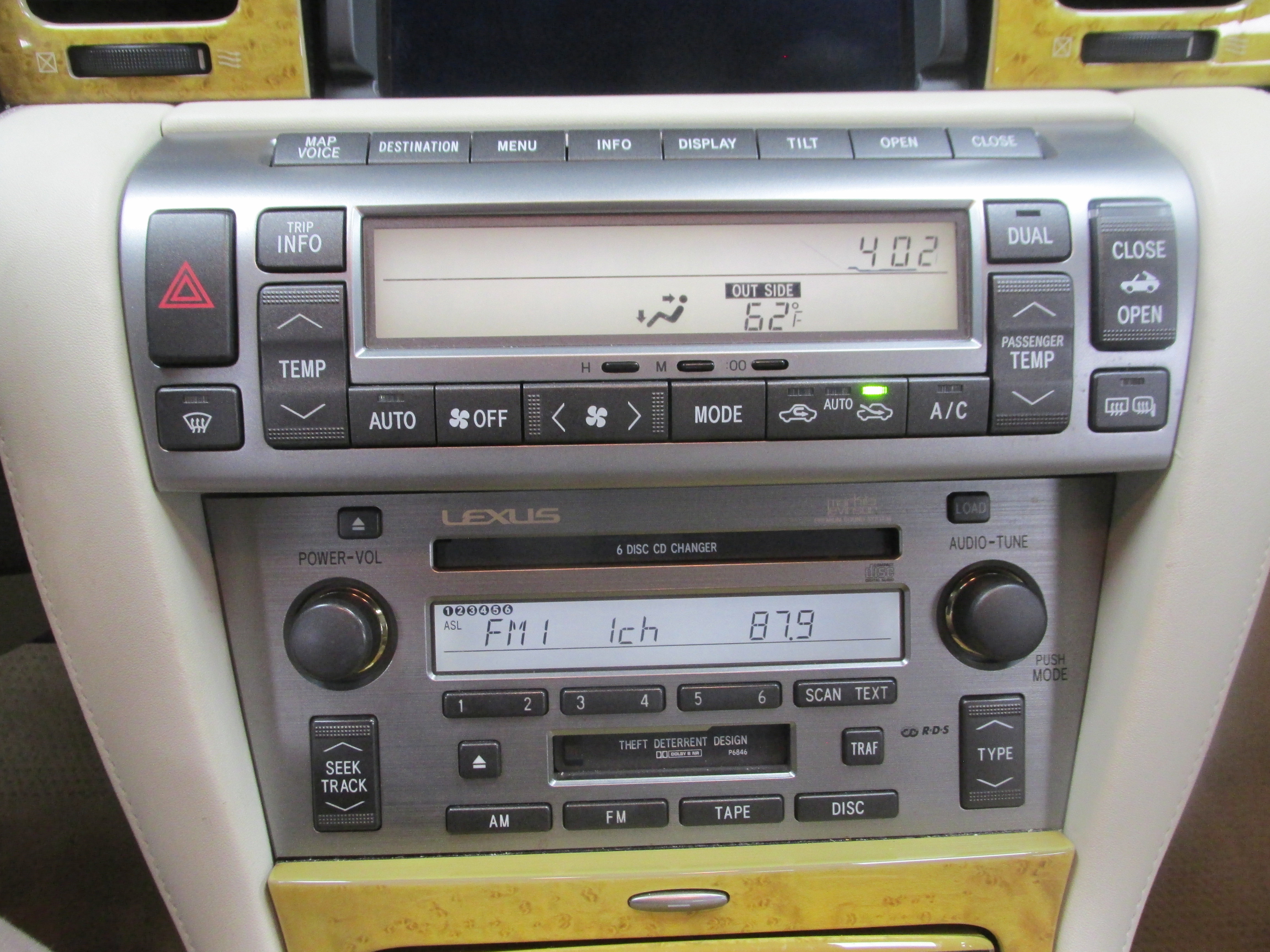 Used 2005 Lexus SC 430 Convertible RWD image 32