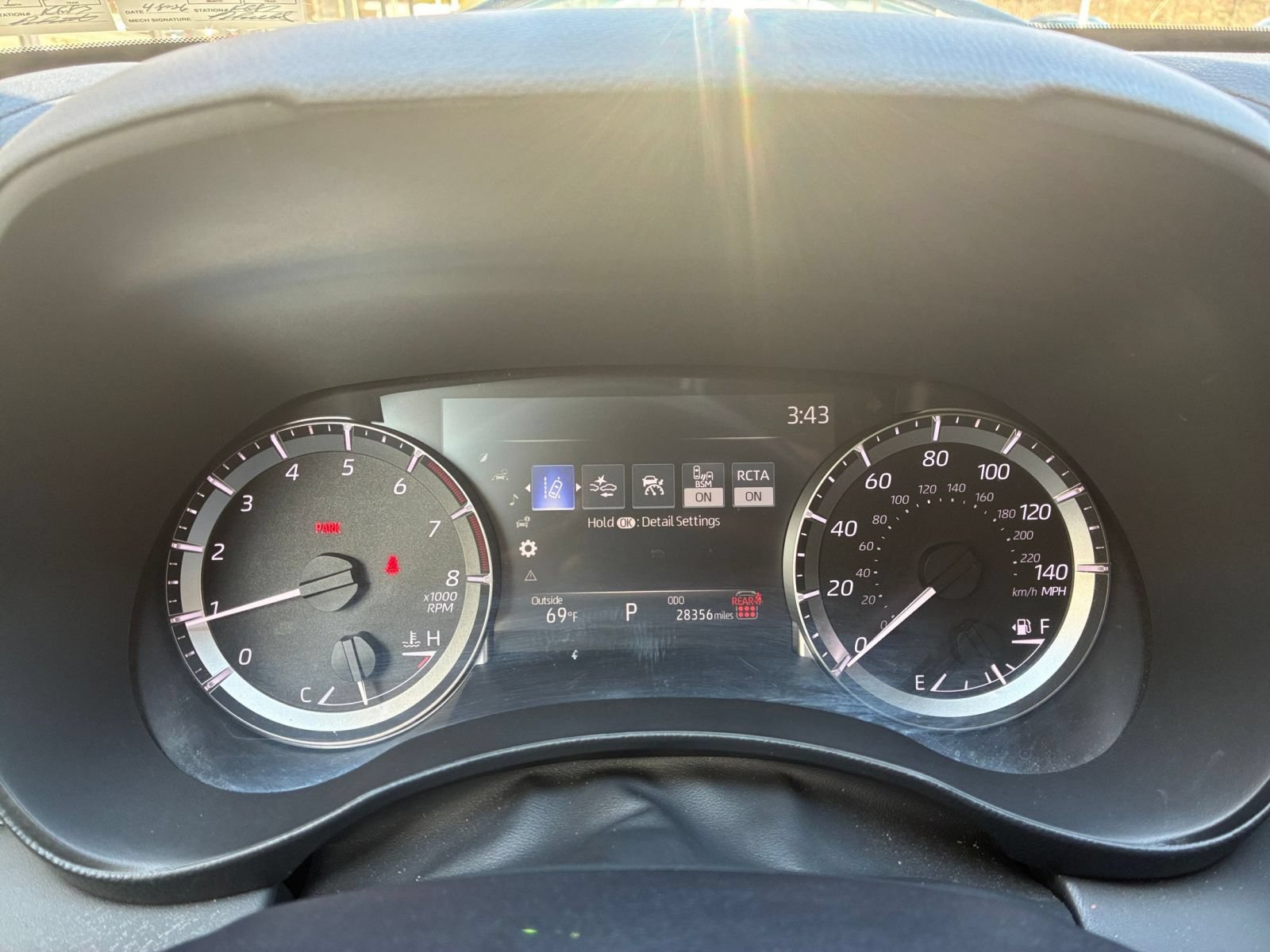 Used 2025 Toyota Highlander LE FWD image 32