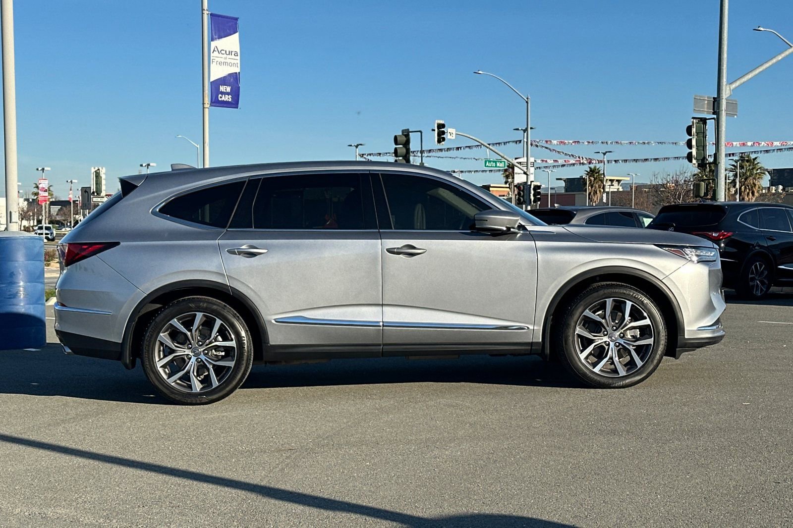 Used 2024 Acura MDX FWD w/ Technology Package image 3