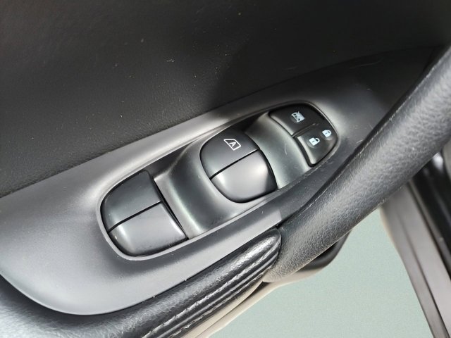 Used 2015 Nissan Rogue SL w/ SL Premium Package image 26