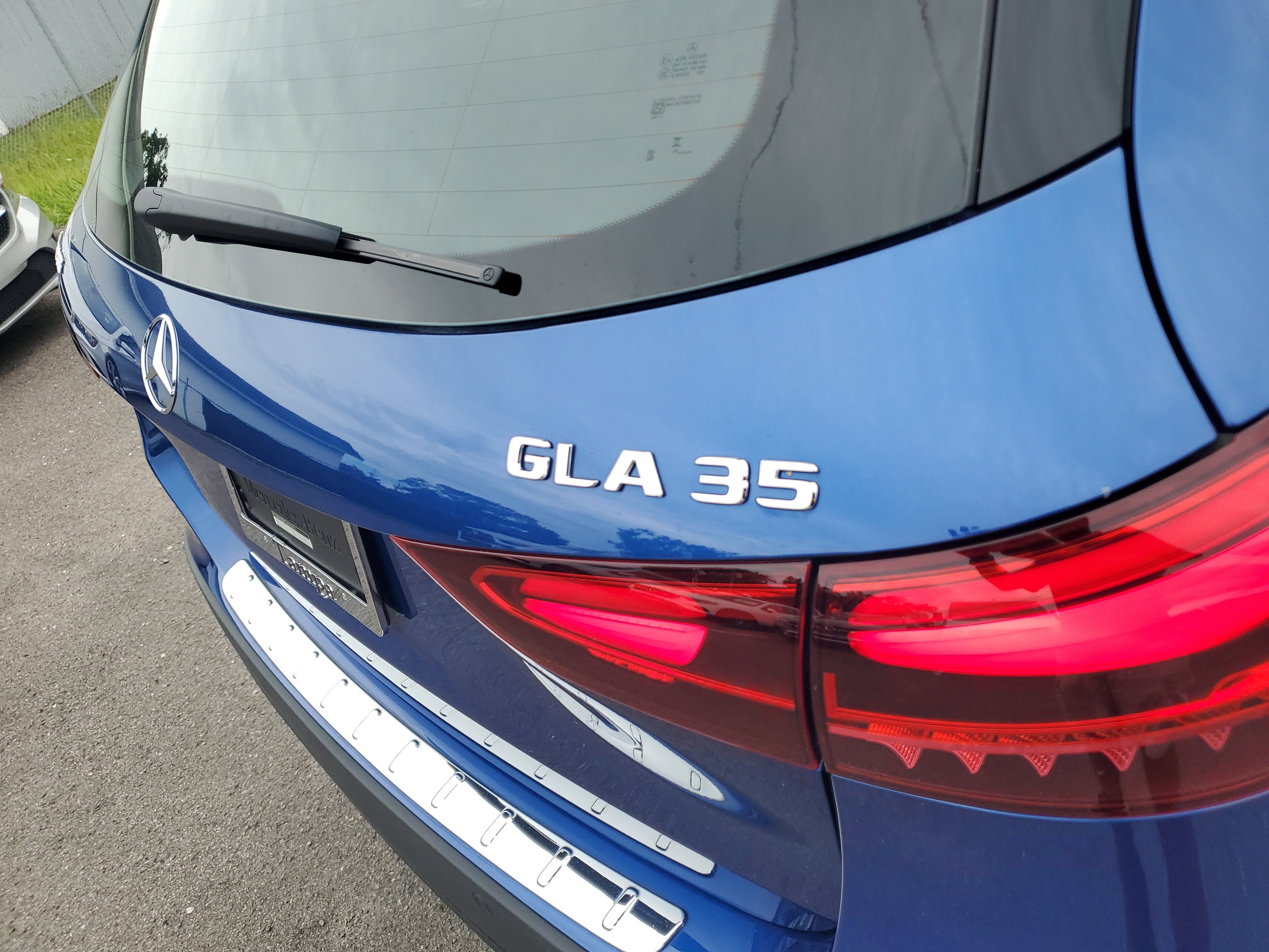 Certified 2025 Mercedes-Benz GLA 35 AMG 4MATIC image 5