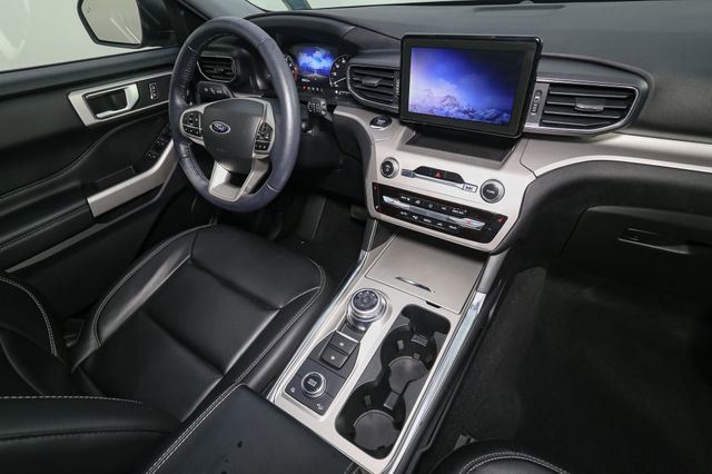 Used 2023 Ford Explorer XLT w/ Equipment Group 202A image 18