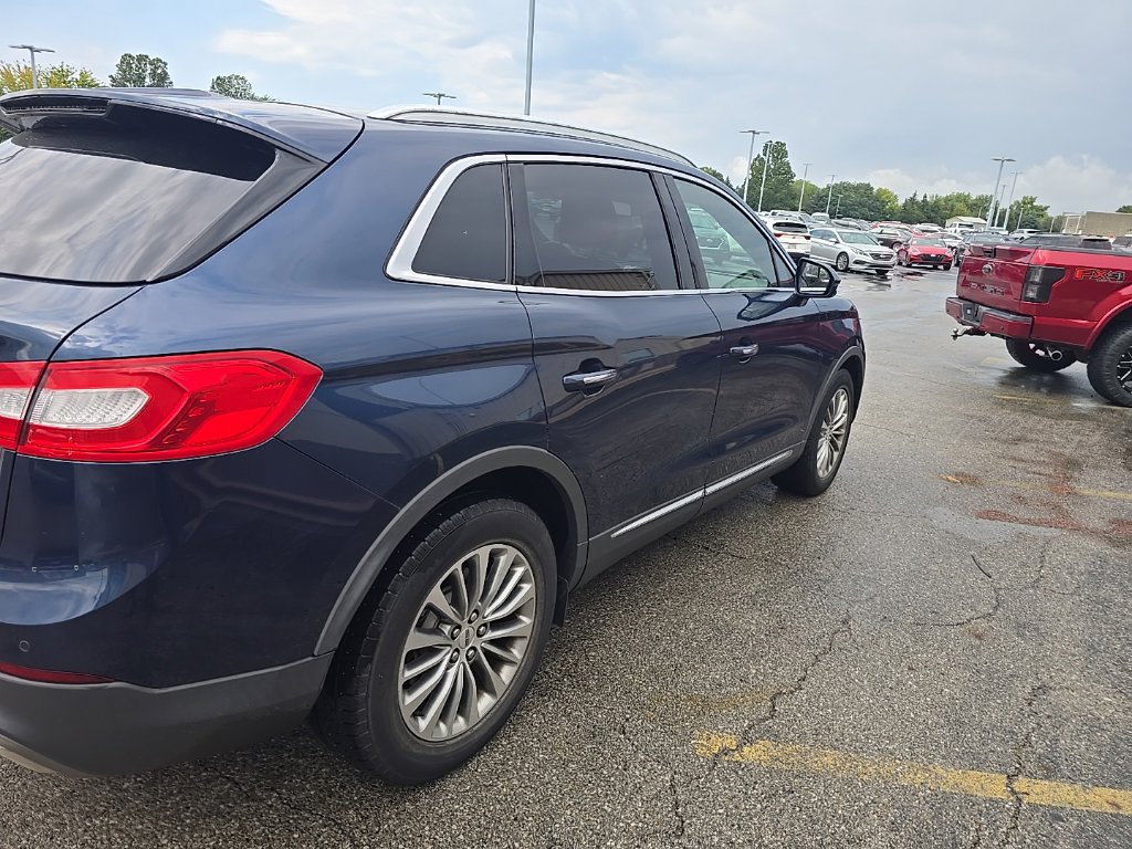 Used 2017 Lincoln MKX Select w/ Lincoln MKX Climate Package FWD image 3