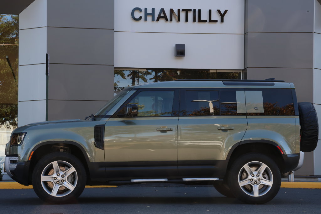 Used 2020 Land Rover Defender 110 SE AWD/4WD image 2