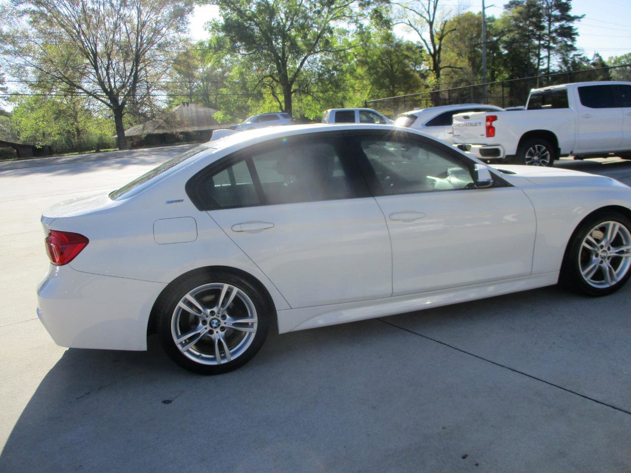 Used 2017 BMW 330e image 22