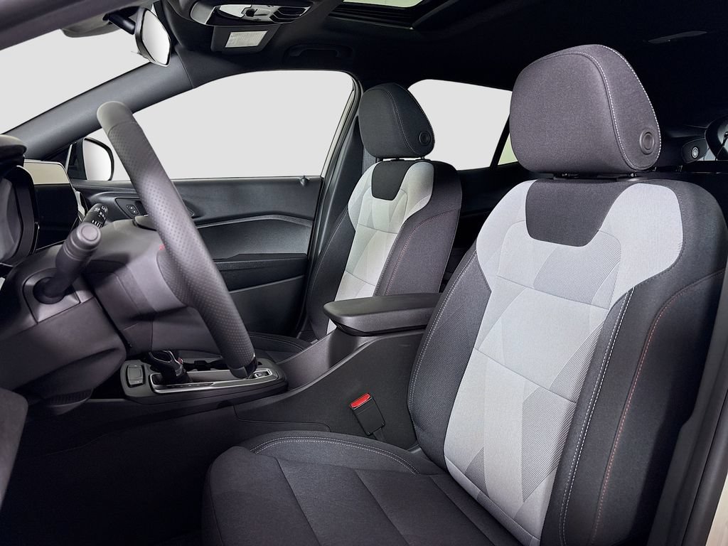 New 2026 Chevrolet Trax RS w/ Sunroof Package FWD image 21