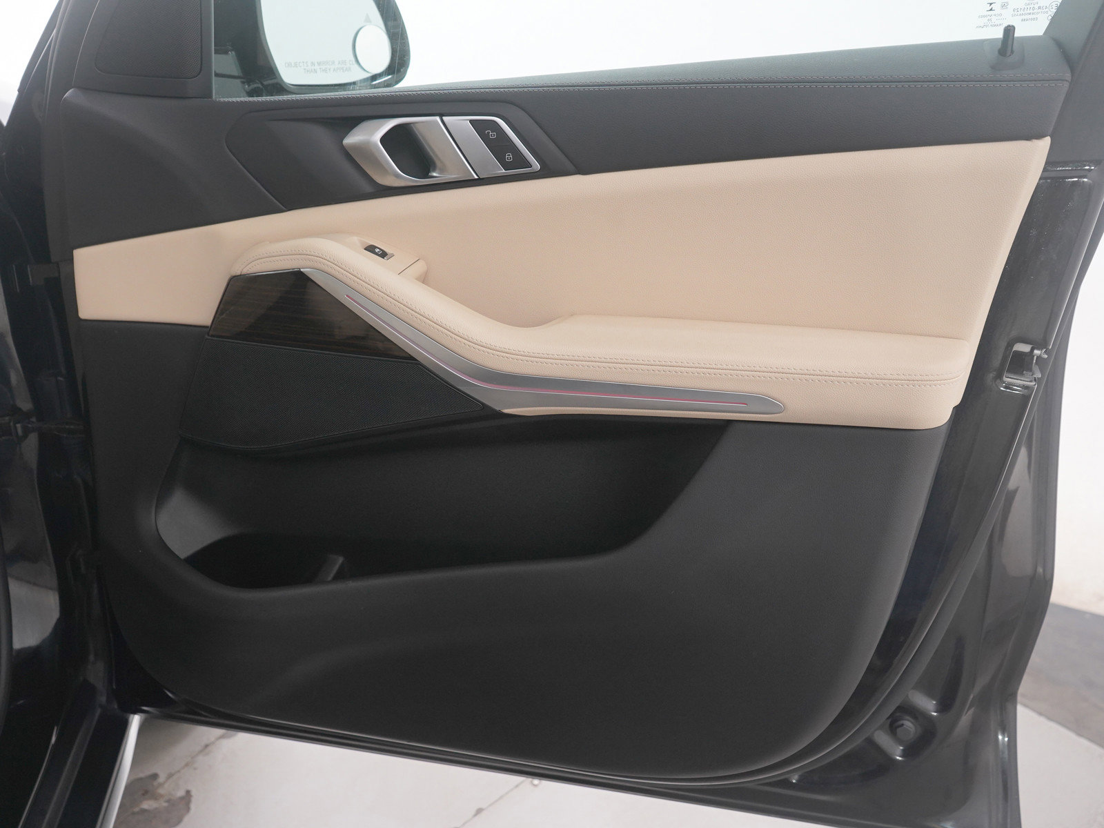 Used 2020 BMW X5 xDrive40i w/ Premium Package image 11