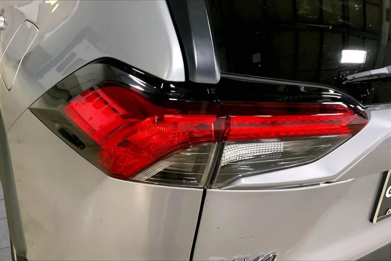 Used 2023 Toyota RAV4 LE AWD/4WD image 29