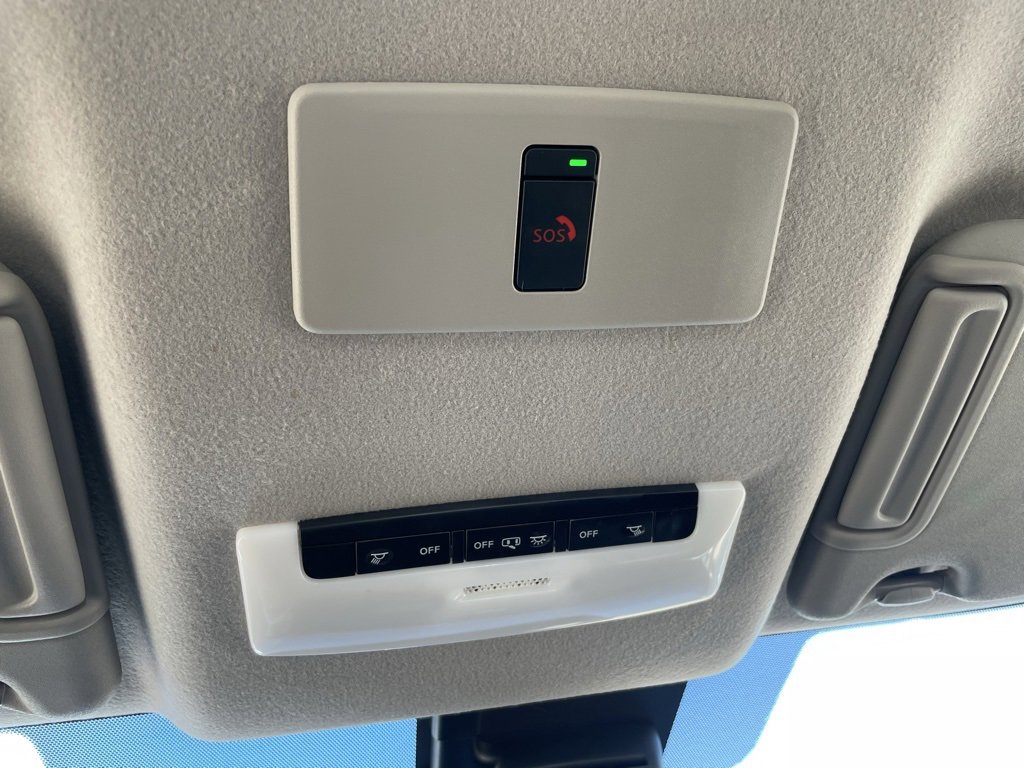 Used 2023 Nissan Versa SR w/ Electronics Package image 48