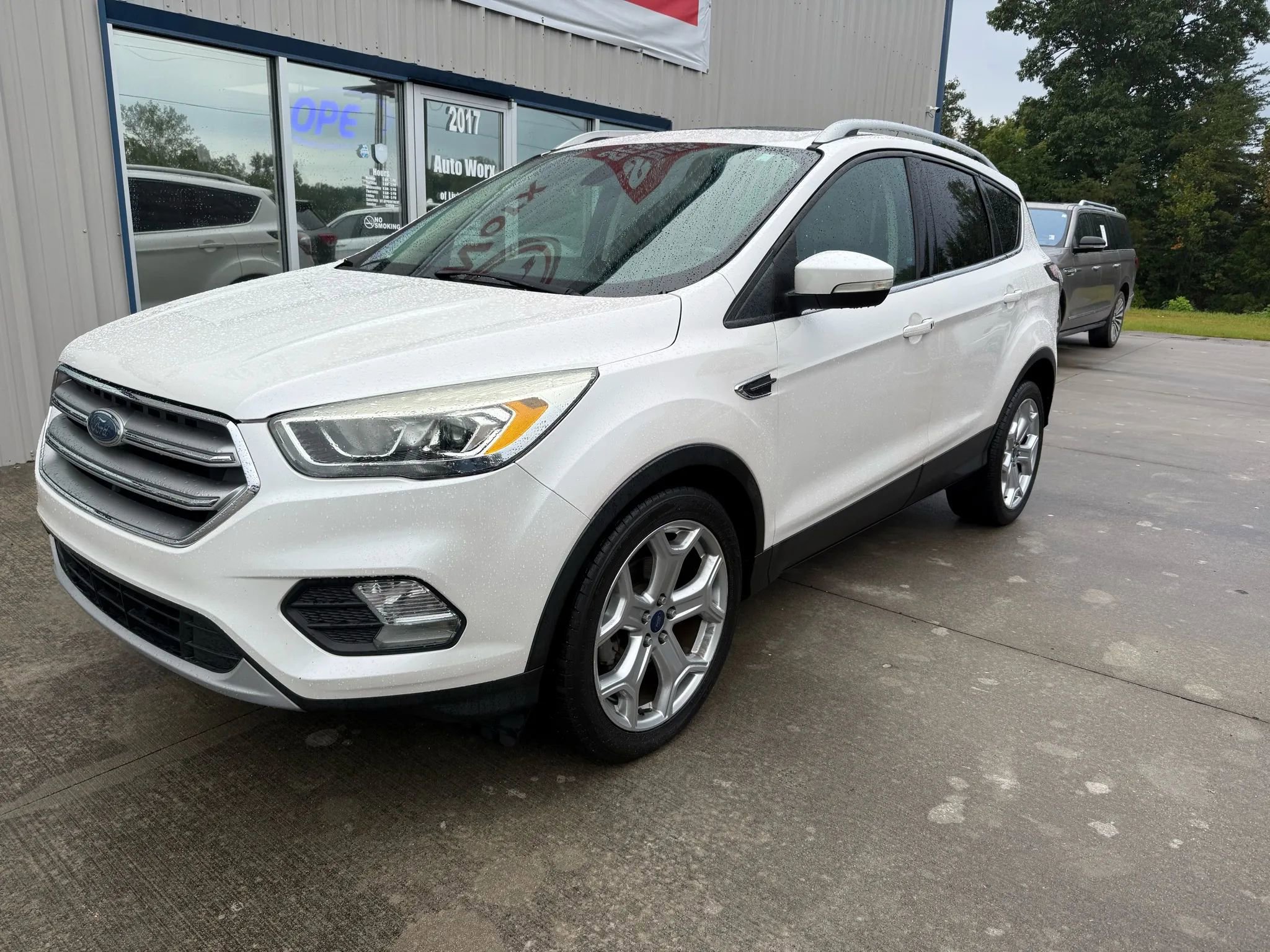 Used 2017 Ford Escape Titanium image 17