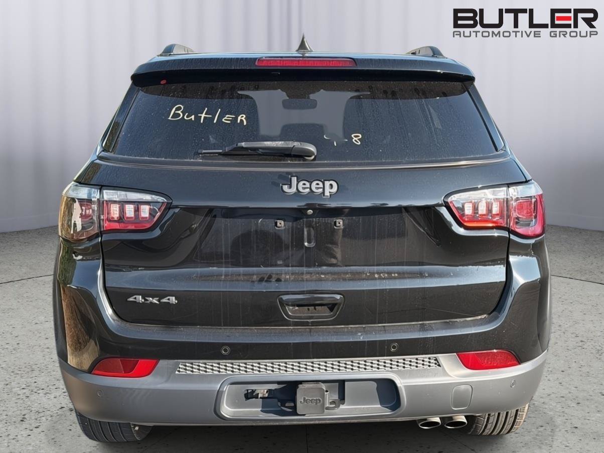 Used 2021 Jeep Compass Latitude w/ Sun and Sound Group AWD/4WD image 9